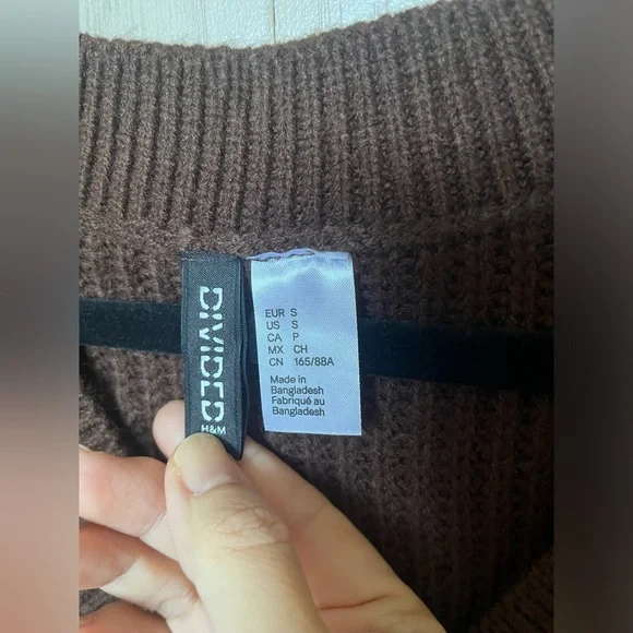 H&M Women’s Knit Vest - Picture 2 of 3